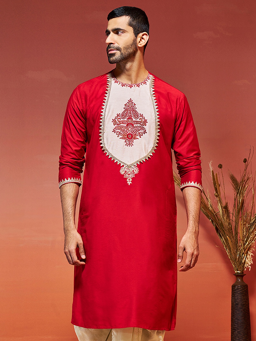 

VASTRAMAY Ethnic Motifs Yoke Design Gotta Patti Straight Kurta, Red