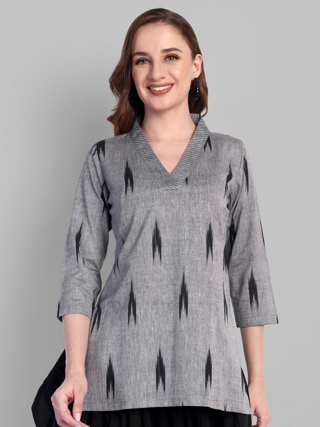 

Mera Rang Ikat Printed V-Neck Straight Cotton Kurta, Grey