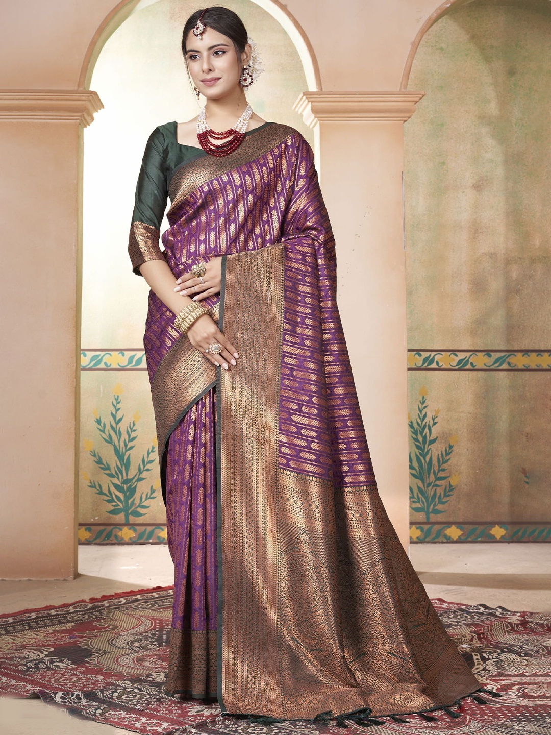 

KAYOMMI Women Ethnic Motifs Zari Kanjeevaram Saree, Purple