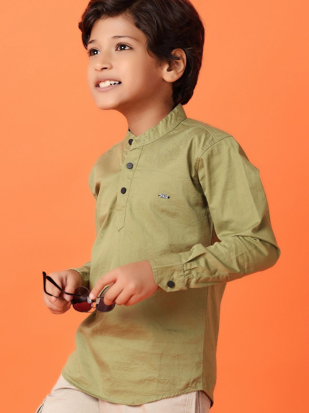 

V-Mart Boys Classic Opaque Casual Shirt, Green