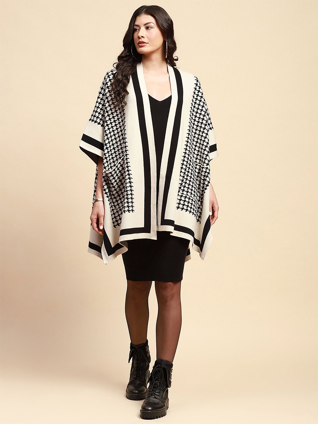 

Global Republic Printed High-Low Open Front Shrug, White