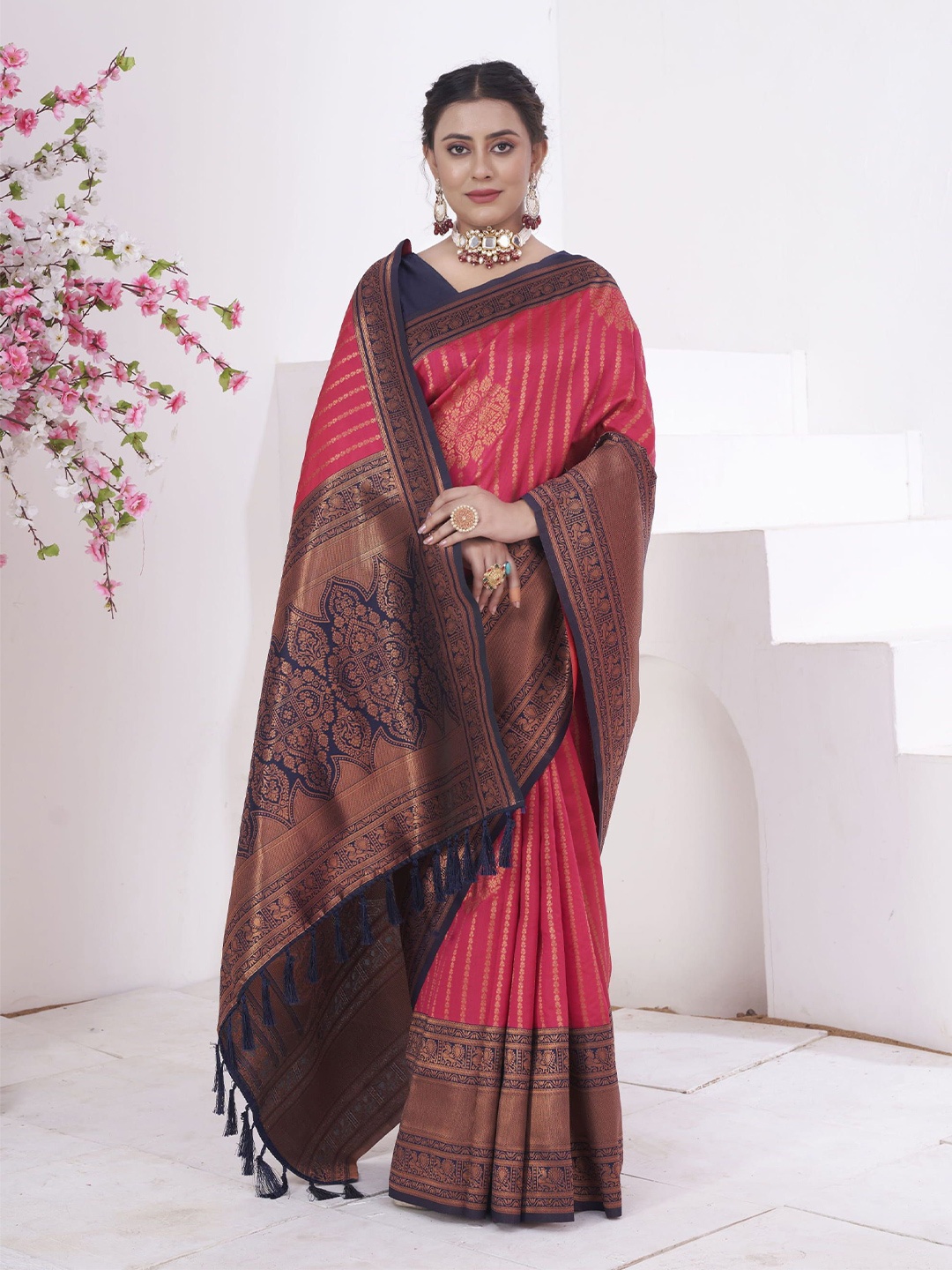 

KAYOMMI Ethnic Motifs Zari Kanjeevaram Saree, Pink