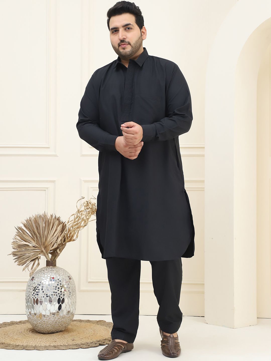 

SOJANYA PLUS Shirt Collar Pathani Kurta with Salwar, Black