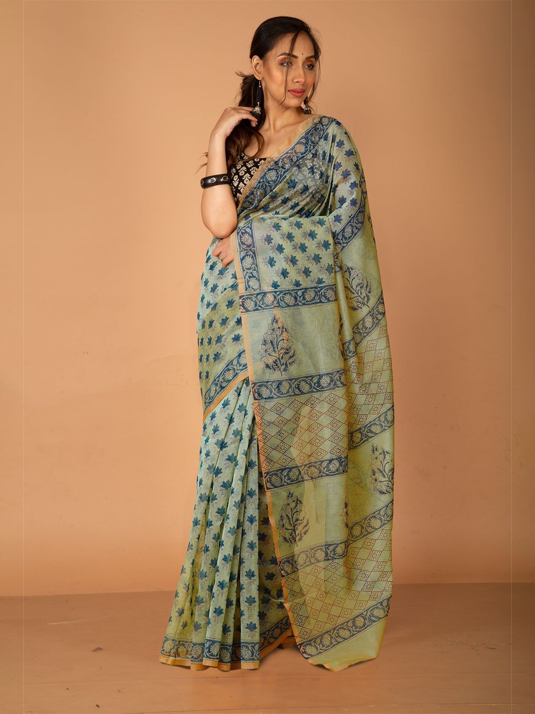 

Unnati Silks Ethnic Motifs Printed Handloom Block Print Saree, Green
