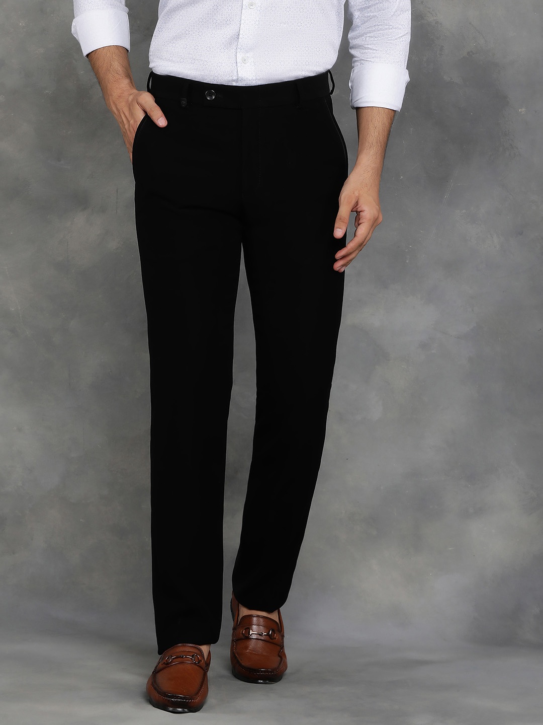 

JB STUDIO Men Solid Slim Fit Formal Trousers, Black