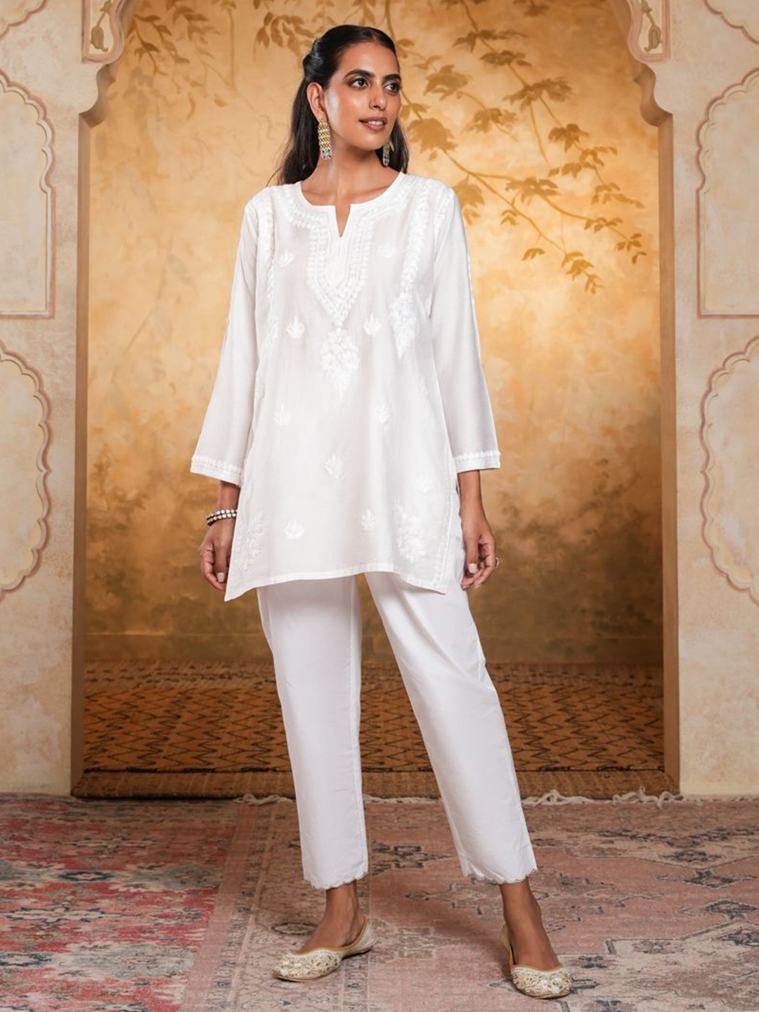 

House of Chikankari Chikankari Woven Short Kurta, White