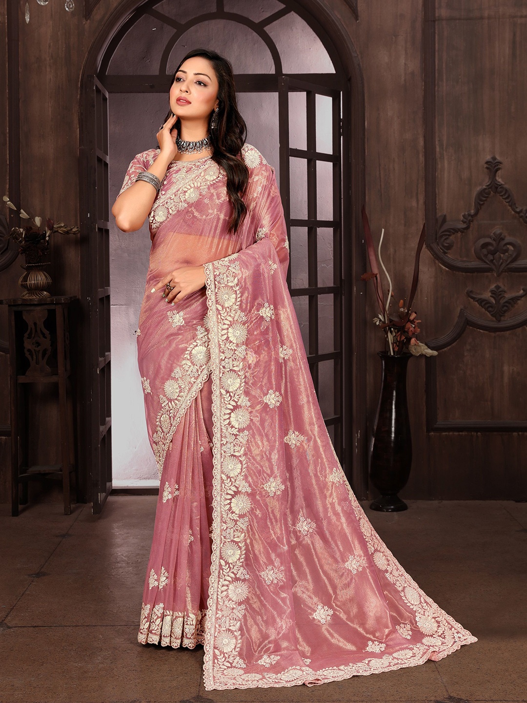 

Arron Creats Embellished Embroidered Net Heavy Work Saree, Pink