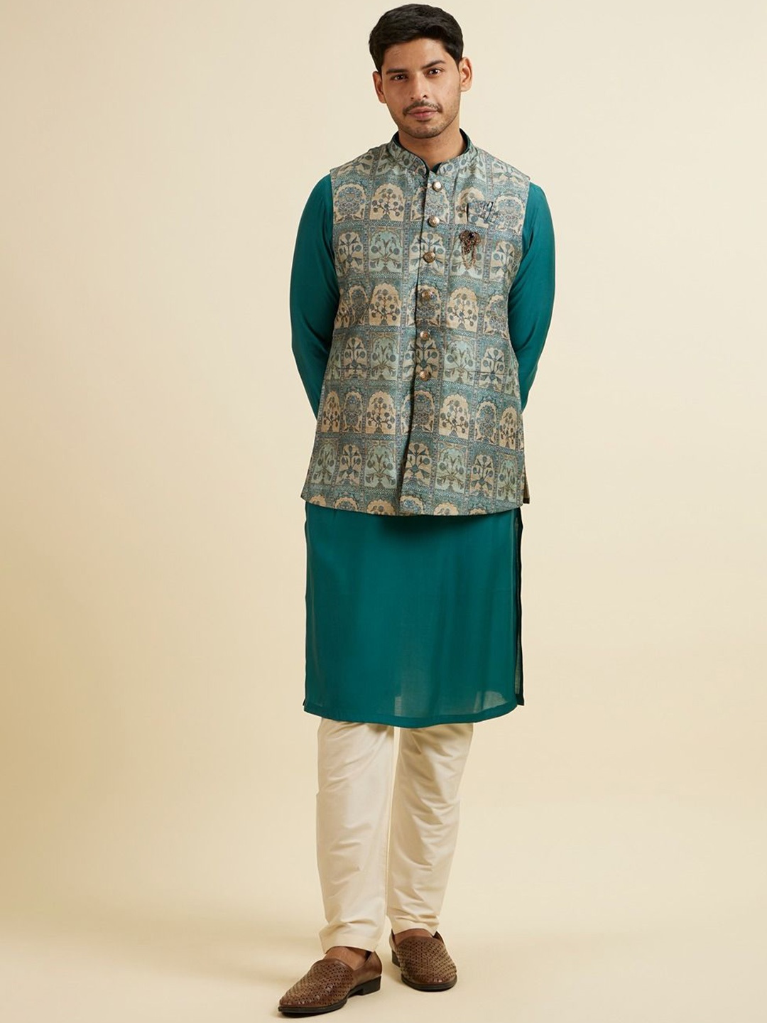 

Manyavar Men Printed Regular Kurta and Pyjamas With Jacket, Green