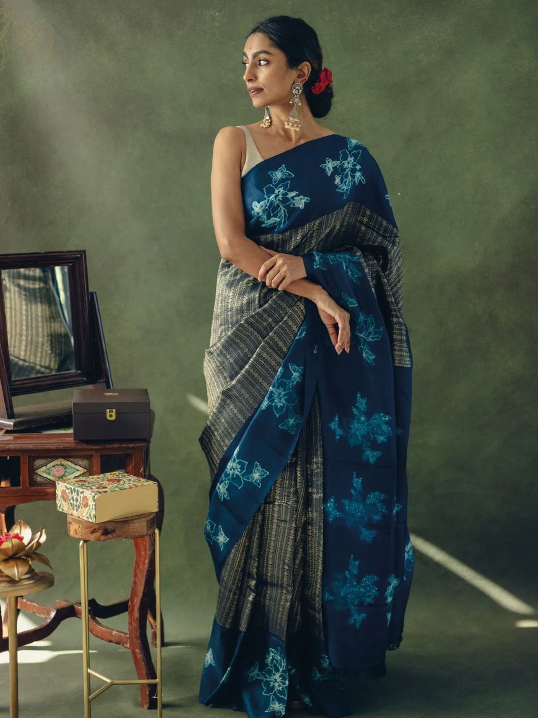 

Kriyansh Ethnic Motifs Zari Kanjeevaram Saree, Turquoise blue