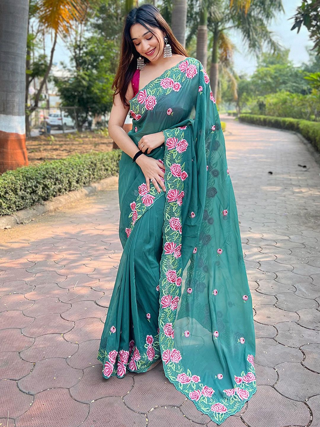 

Ishin Floral Embroidered Saree, Green
