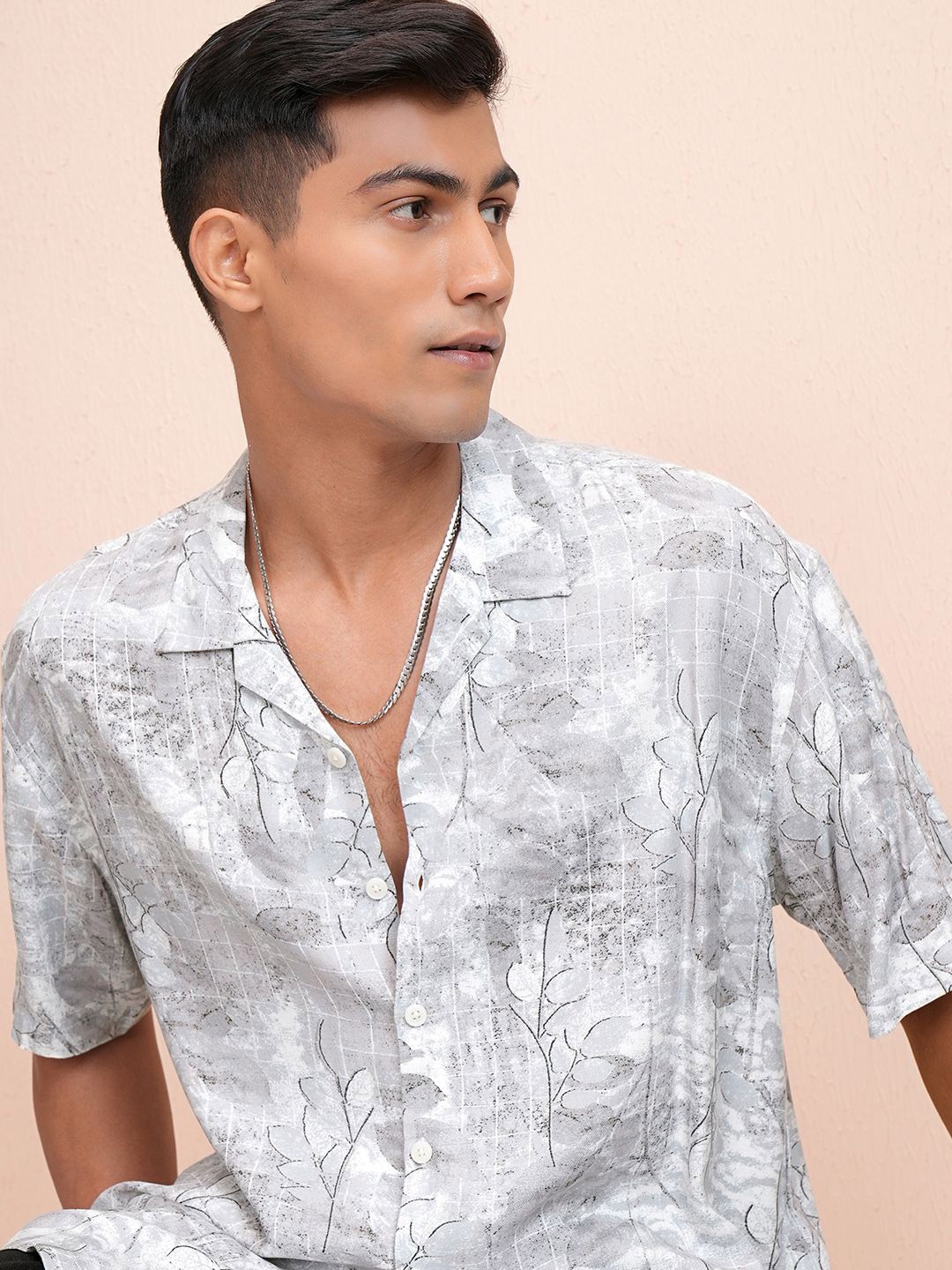 

LOCOMOTIVE Men Cuban Collar Floral Printed Oversized Casual Shirt, Grey