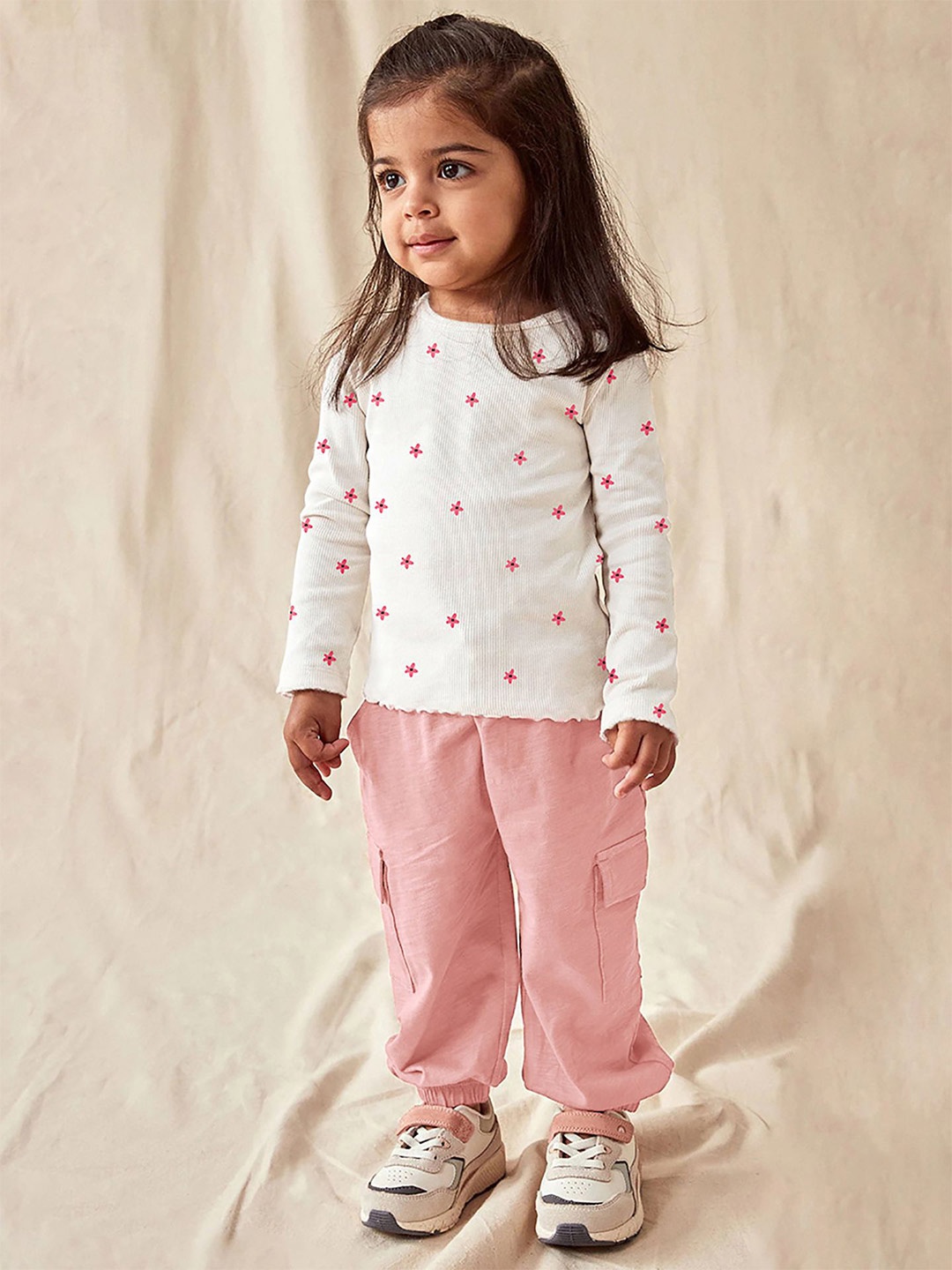 

StyleCast x Revolte Girls White & Pink Printed Pure Cotton Top with Trousers