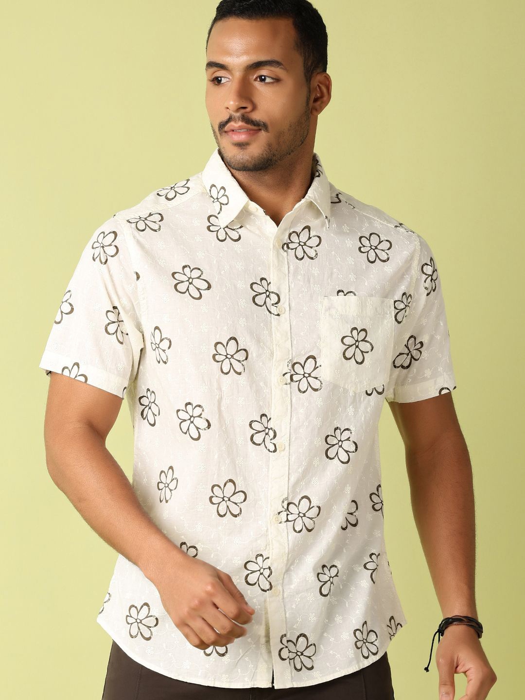 

V-Mart Men Classic Spread Collar Floral Checked Cotton Slim Fit Casual Shirt, Beige