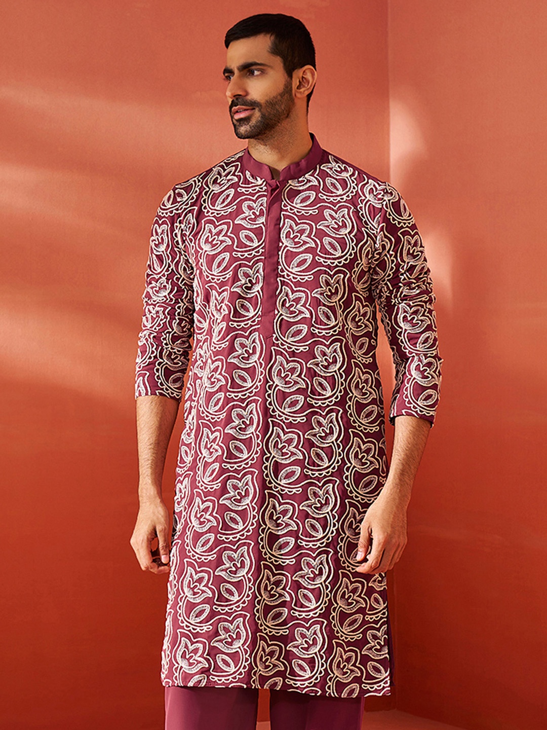 

VASTRAMAY Floral Embroidered Mandarin Collar Georgette Straight Kurta, Maroon
