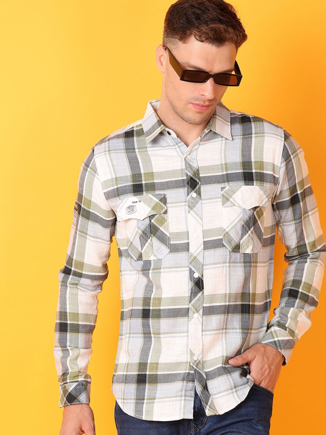 

V-Mart Men Classic Spread Collar Tartan Checked Cotton Slim Fit Casual Shirt, Green