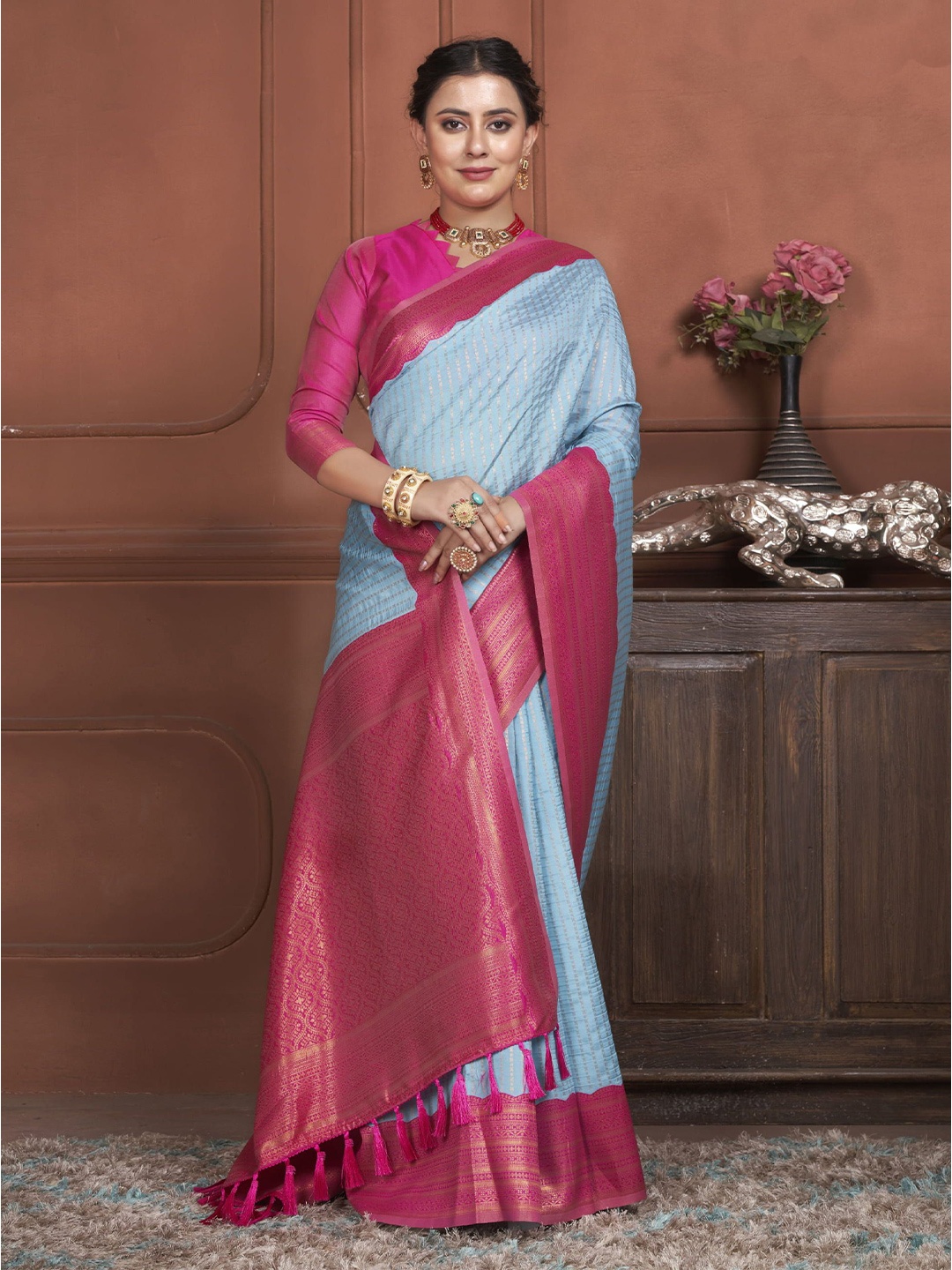 

KAYOMMI Ethnic Motifs Zari Kanjeevaram Saree, Blue