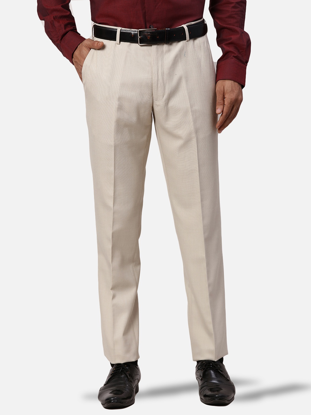 

Park Avenue Men Solid Slim Fit Trousers, Cream