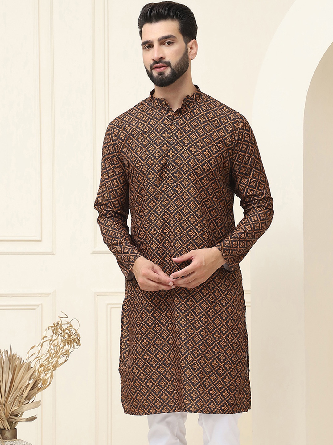 

SOJANYA Ethnic Motifs Printed Band Collar Pure Cotton Straight Kurta, Black
