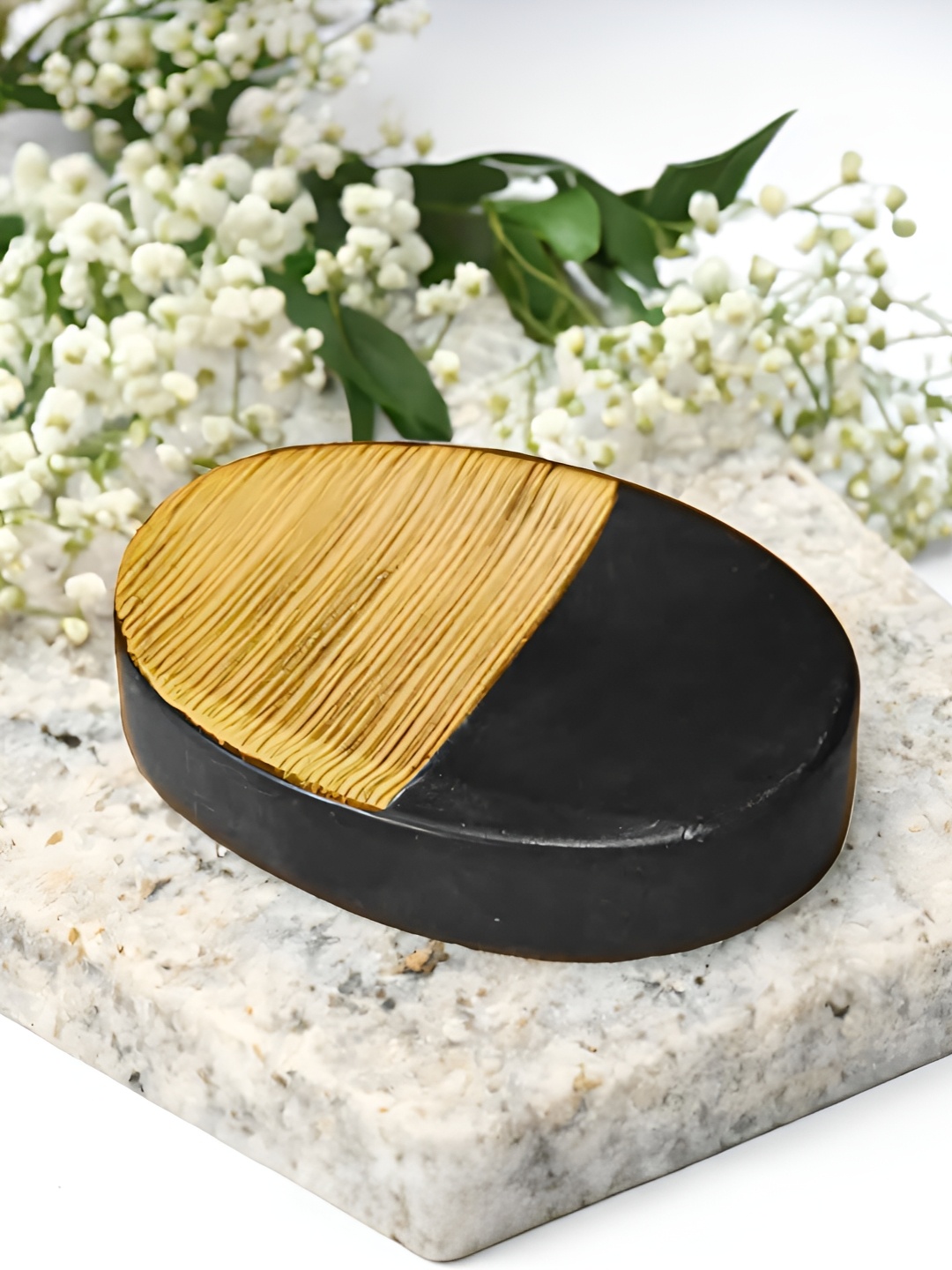 

UMAI Black & Gold-Toned Colourblocked Ceramic Stain & Chip Resistant Soap Case