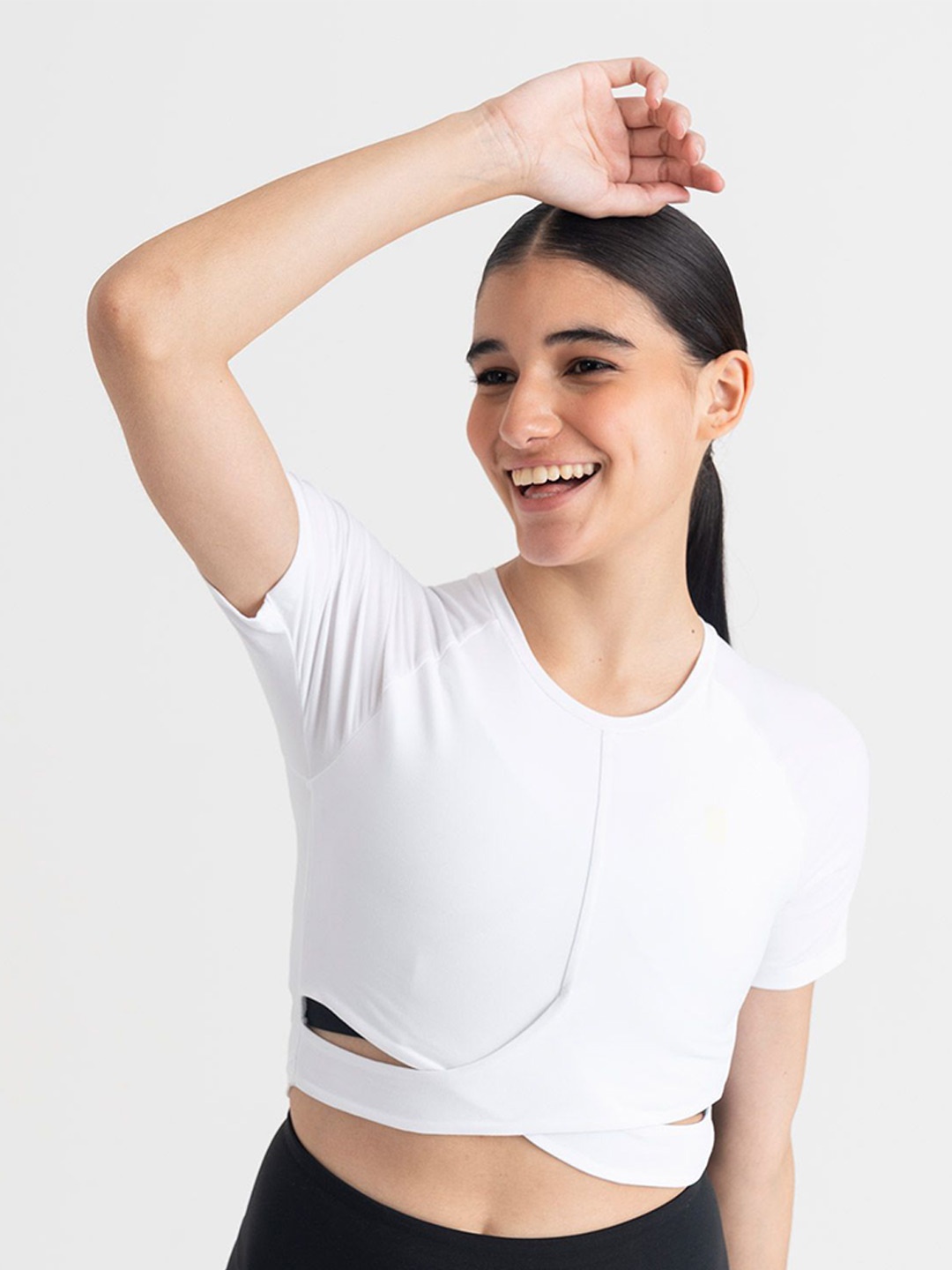 

Hunnit Zen Front Wrap Workout Crop Top, White
