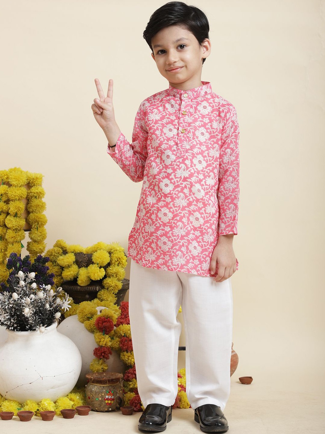 

Cutiekins Boys Floral Printed Mandarin Collar Straight Kurta With Pyjamas, Pink