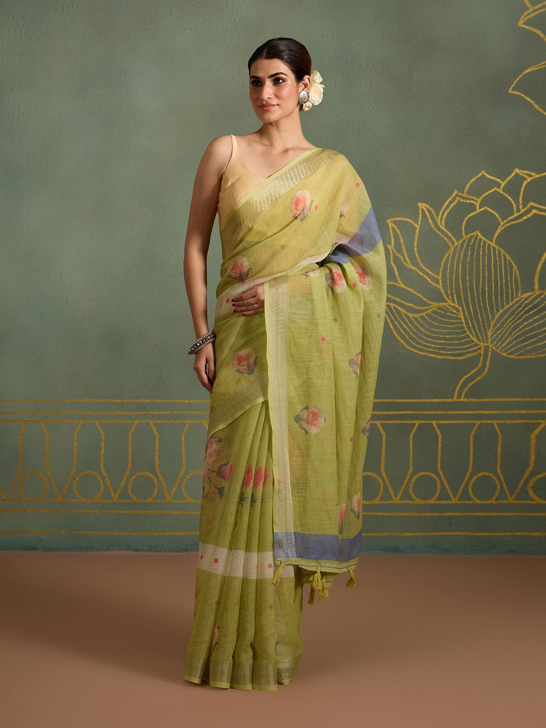 

Likha Floral Printed Zari Pure Linen Saree, Green