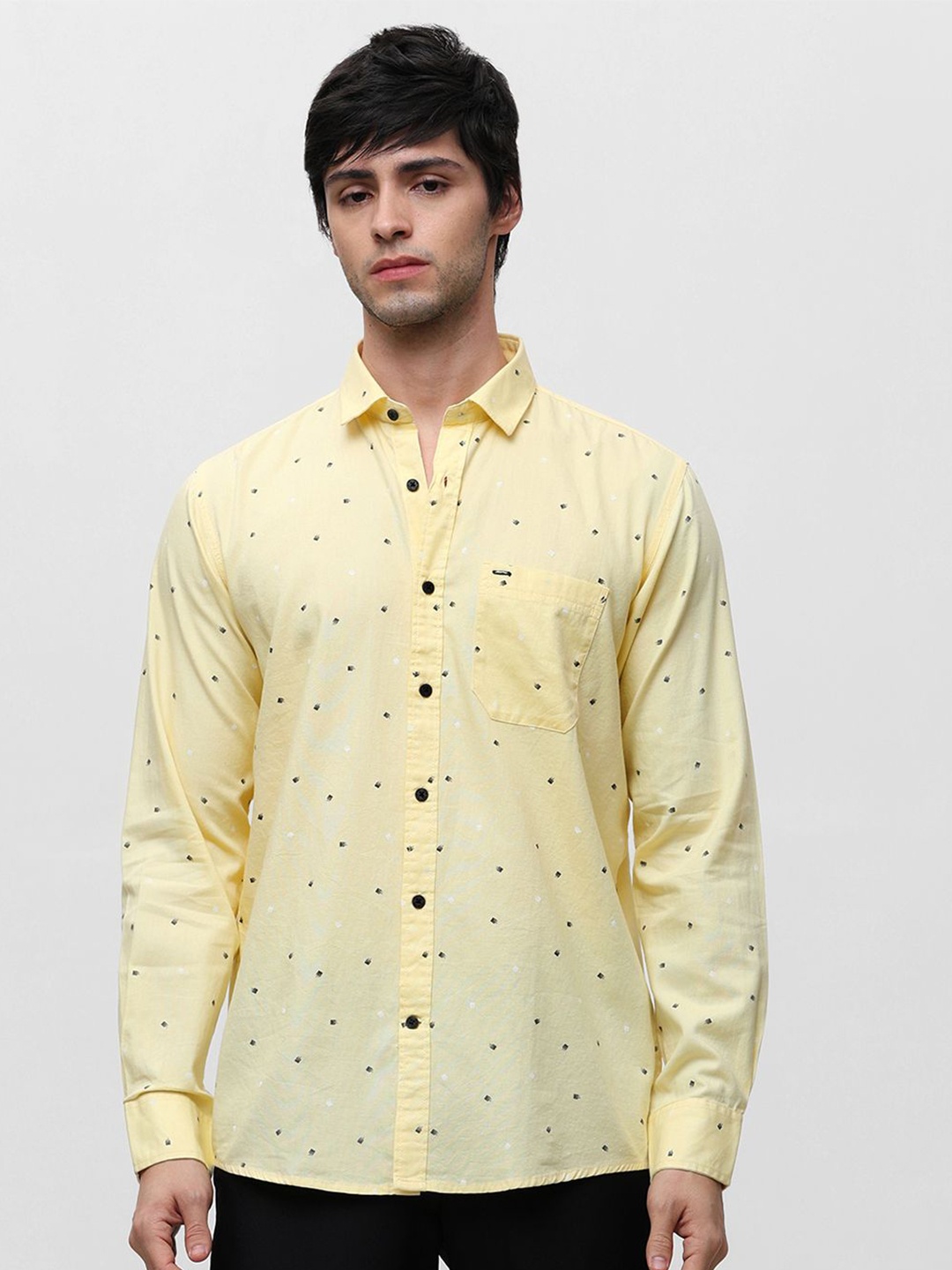 

Klub Fox Men Spread Collar Conversational Printed Cotton Slim Fit Casual Shirt, Lime green