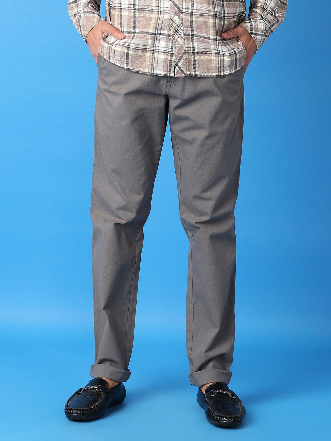 

V-Mart Men Regular Fit Mid-Rise Regular Trousers, Grey