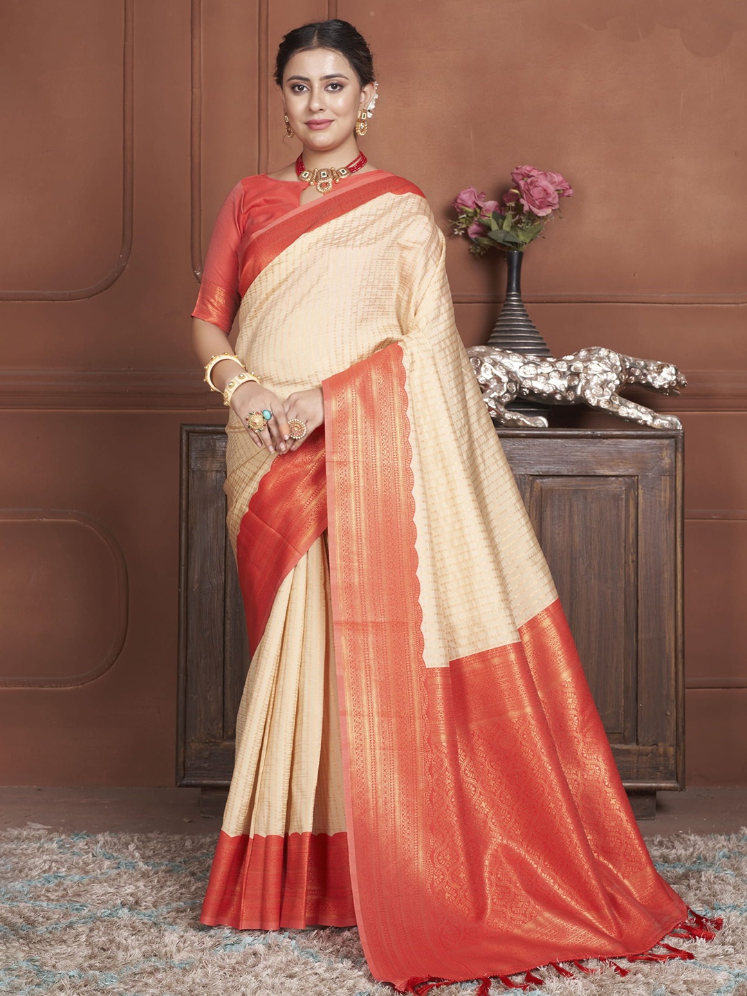 

KAYOMMI Ethnic Motifs Woven Design Zari Kanjeevaram Saree, Nude