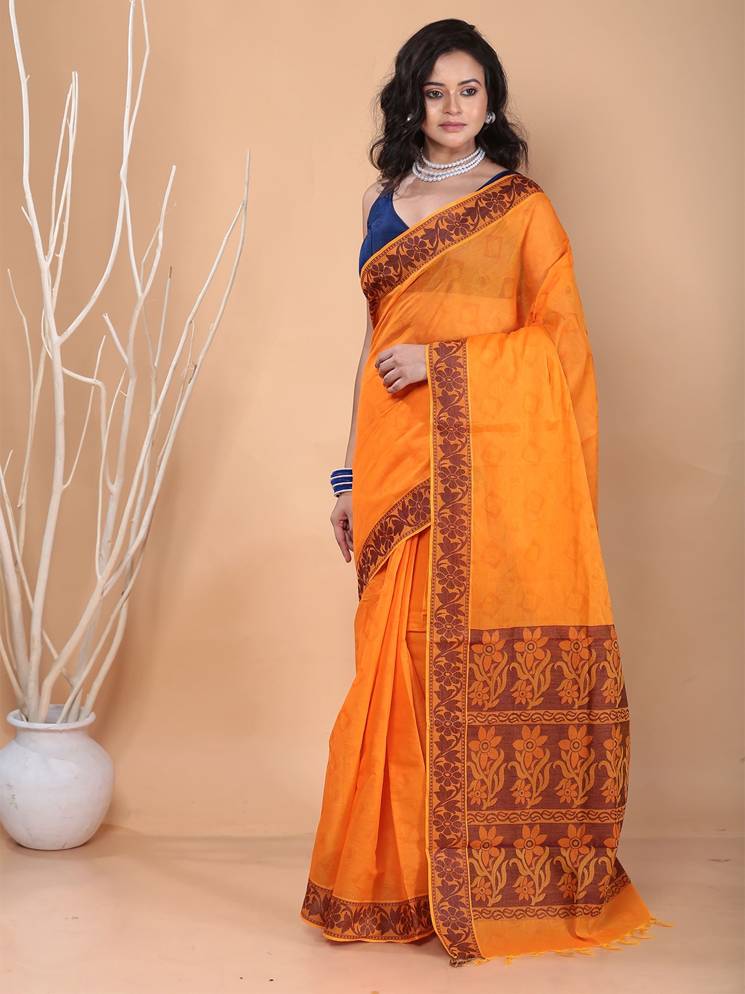 

Urbane Essence Solid Pure Cotton Saree, Orange