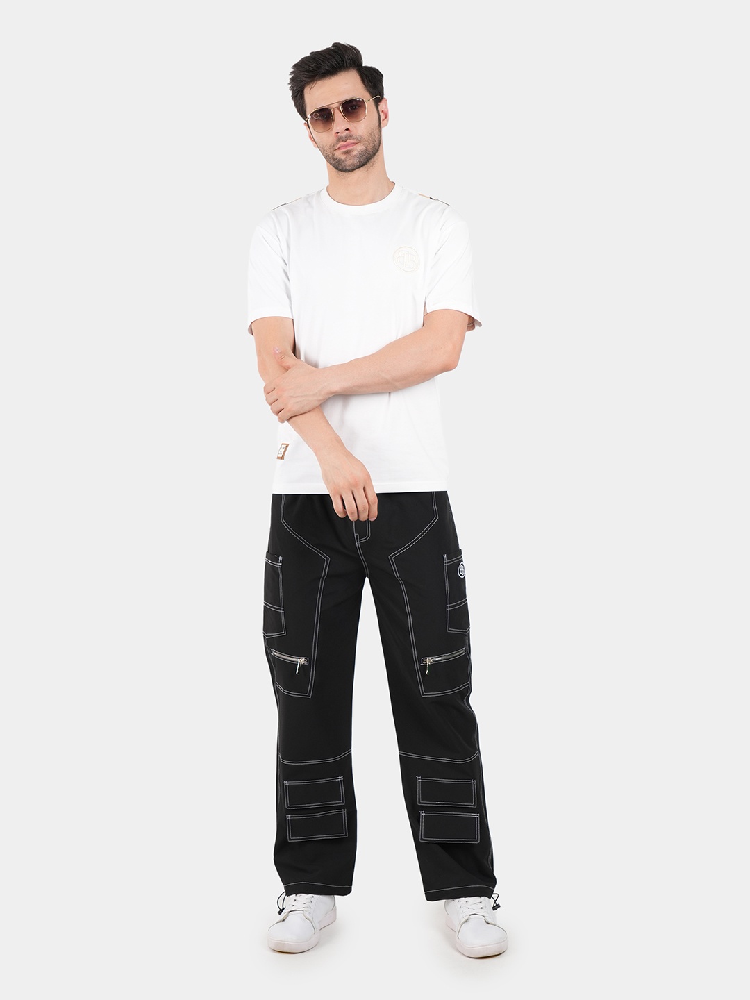 

BOTABOCHI Men Relaxed Mid-Rise Trousers, Black