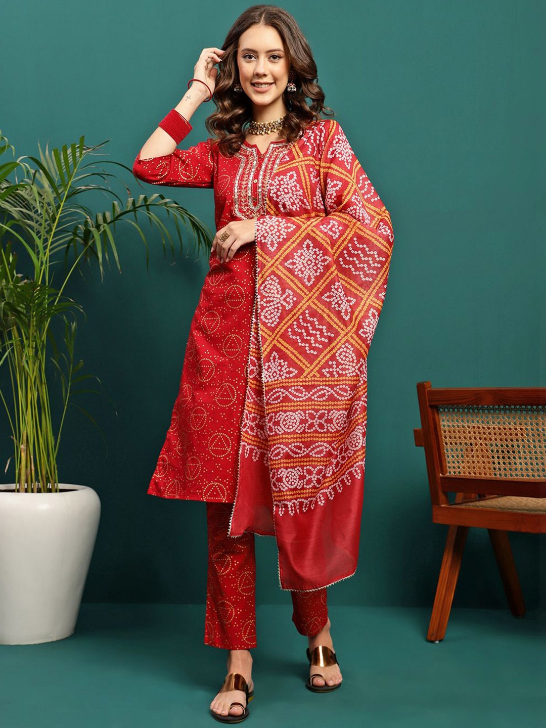 

BANDIA Bandhani Printed Notch Neck Gotta Patti Straight Kurta with Trousers & Dupatta, Maroon