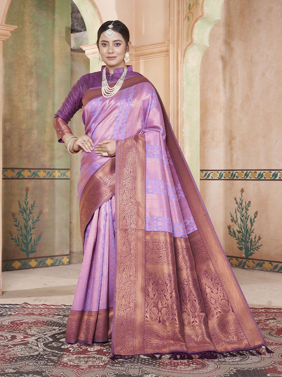 

KAYOMMI Women Ethnic Motifs Zari Kanjeevaram Saree, Purple