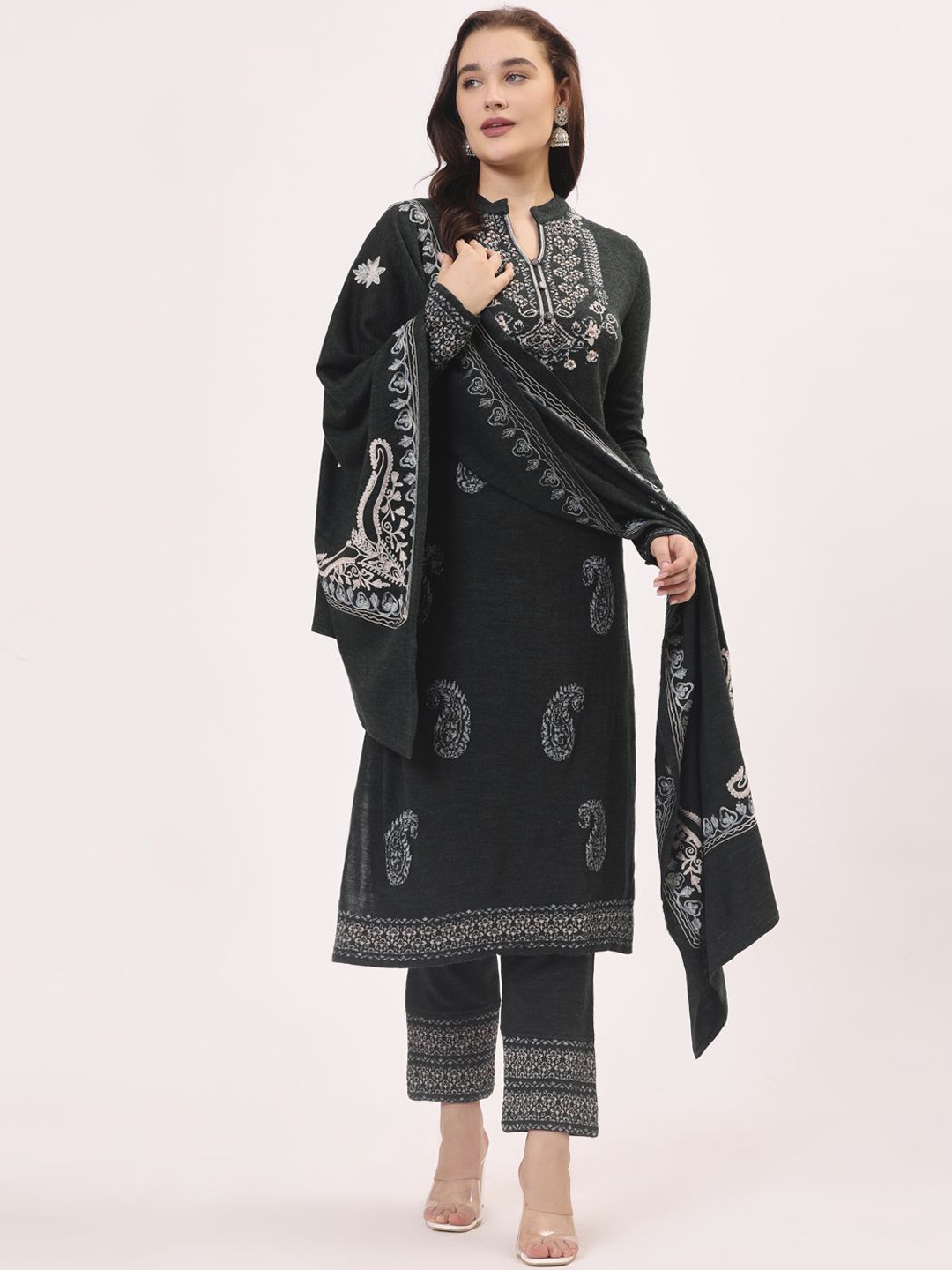 

CLAPTON Floral Embroidered Mandarin Collar Straight Kurta With Trousers & Dupatta, Grey
