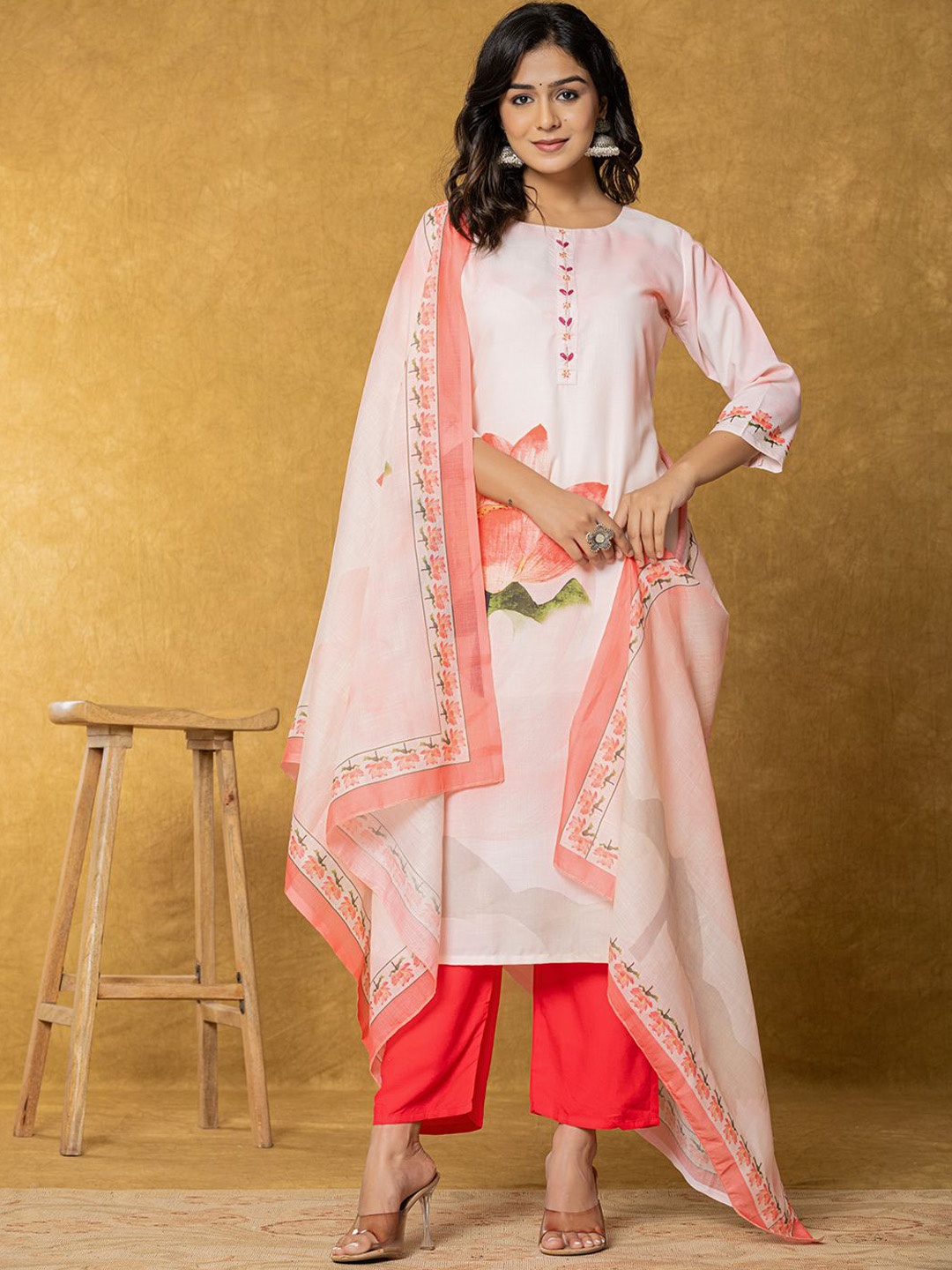 

Yufta Floral Printed Regular Beads & Stones Linen Kurta With Trousers & Dupatta, Pink