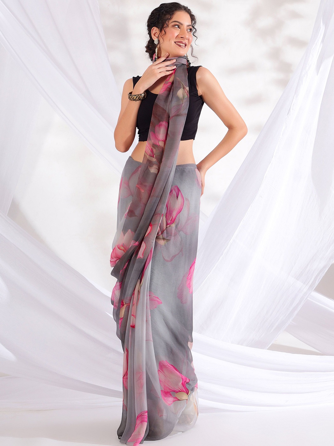 

REETI OF PRINTS Floral Printed Pure Chiffon Saree, Grey