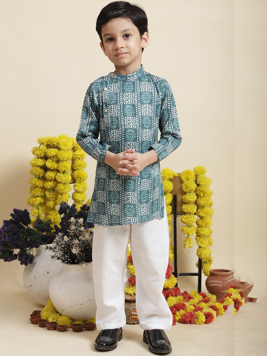 

Cutiekins Boys Ethnic Motifs Printed Mandarin Collar Straight Kurta With Pyjamas, Sea green