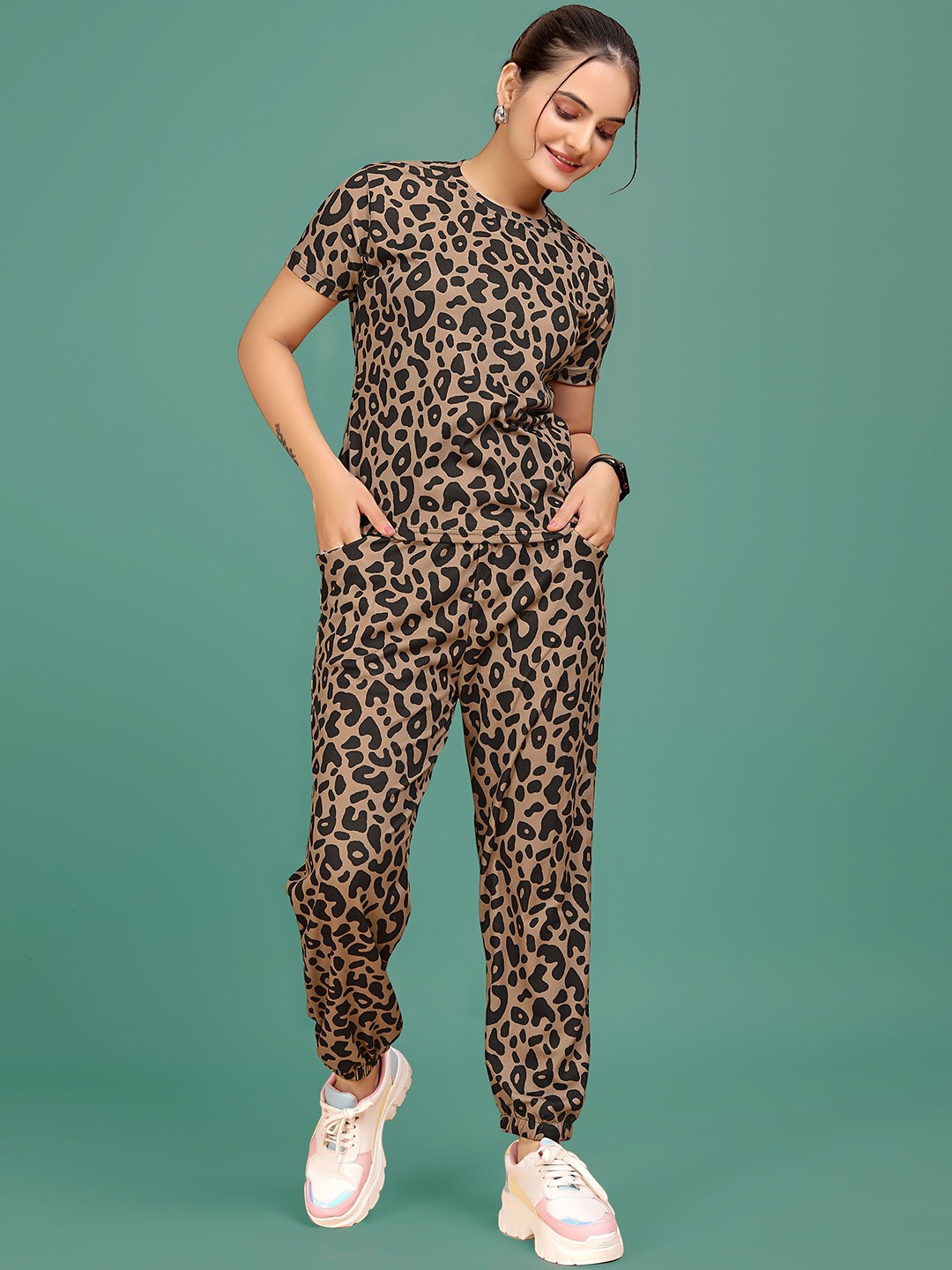 

SAKARMAA Women Animal Printed Top & Trouser Co-Ord Set, Brown