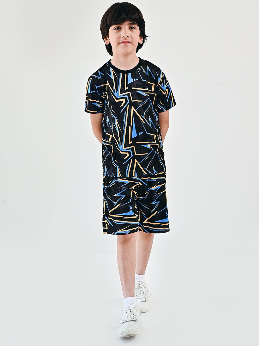 

UMILDO Boys Geometric Printed Round Neck T-shirt With Shorts, Black