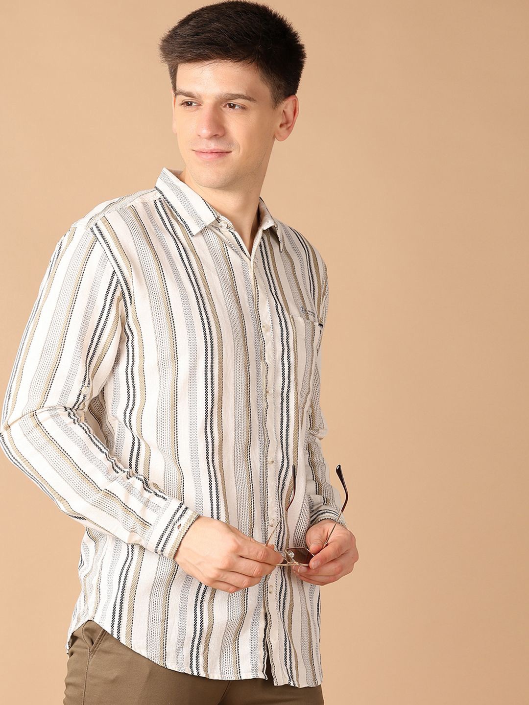 

V-Mart Men Classic Spread Collar Vertical Stripes Checked Cotton Slim Fit Casual Shirt, Brown