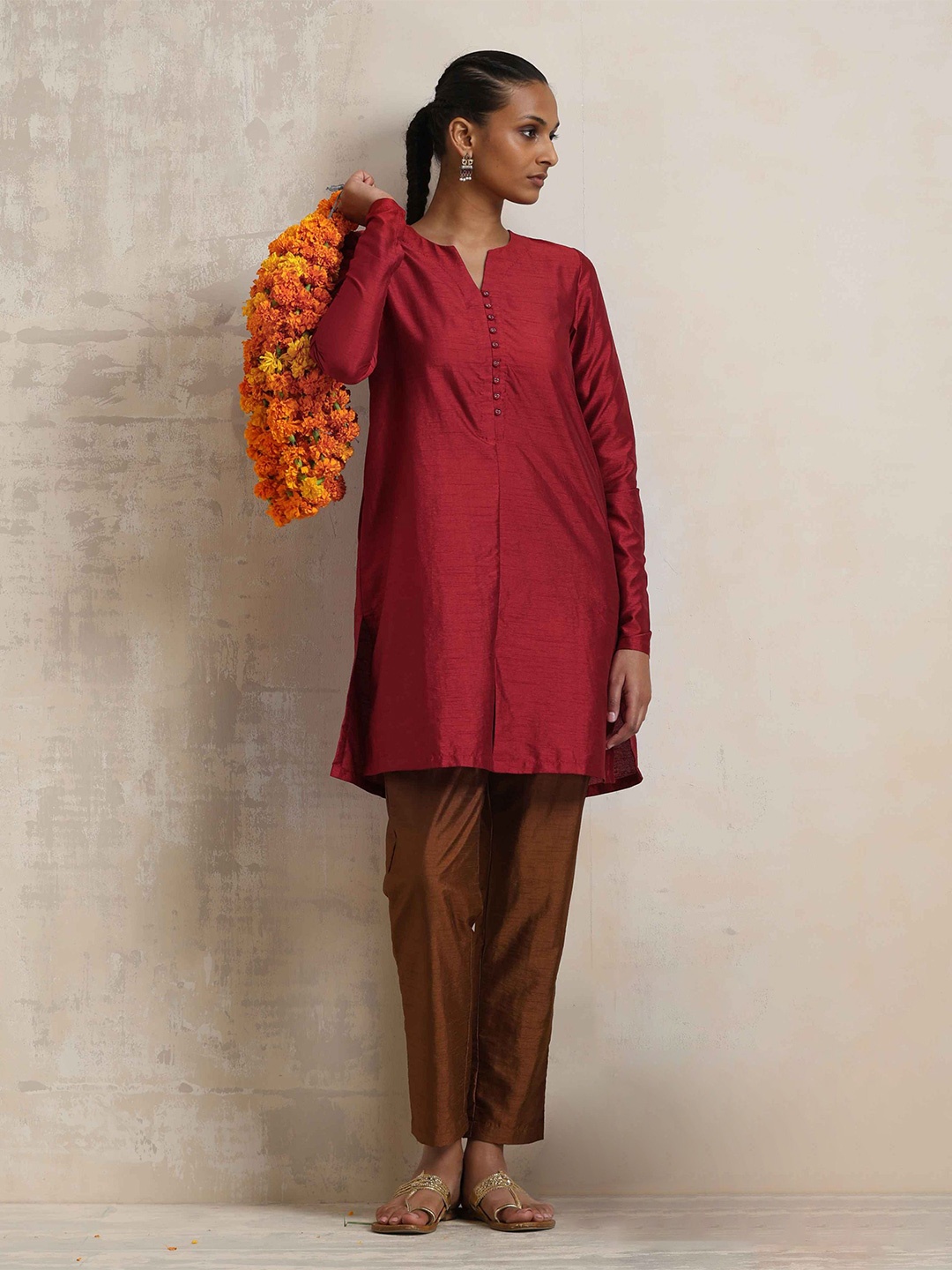

trueBrowns Notched Round Neck Long Sleeves Tunic With Trousers, Red
