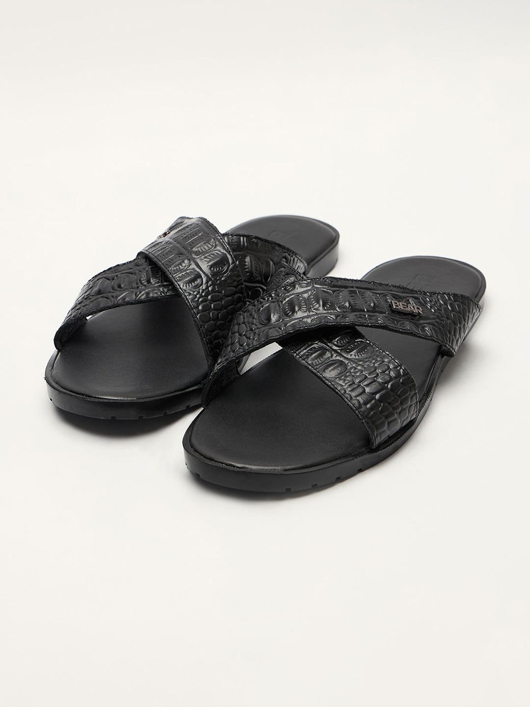 

THE BEAR HOUSE Men Comfort Sandals, Black