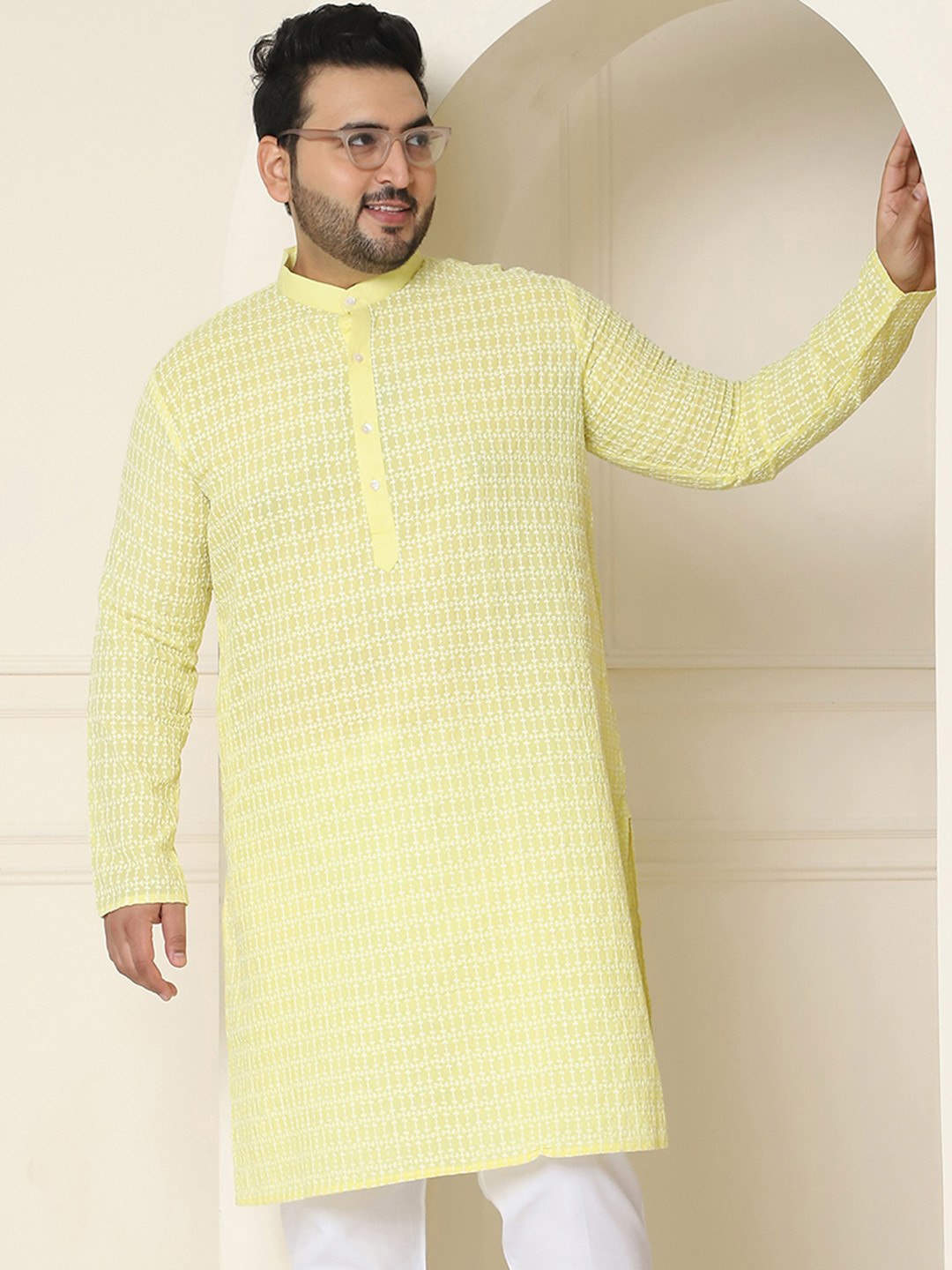 

SOJANYA PLUS Floral Embroidered Band Collar Thread Collar Straight Kurta, Yellow