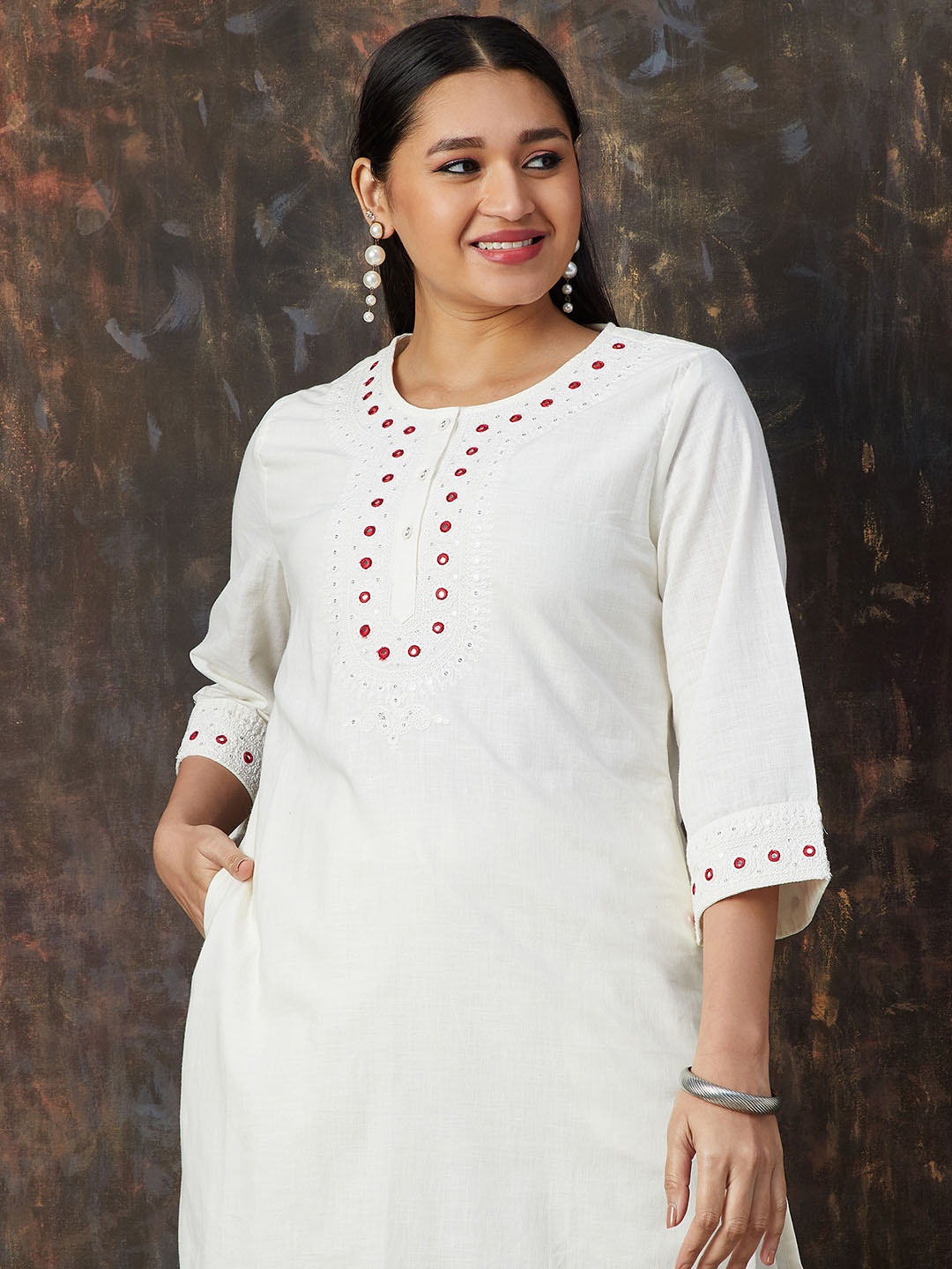 

Melange by Lifestyle Embroidered Thread Work Round Neck Cotton Straight Kurta, Off white