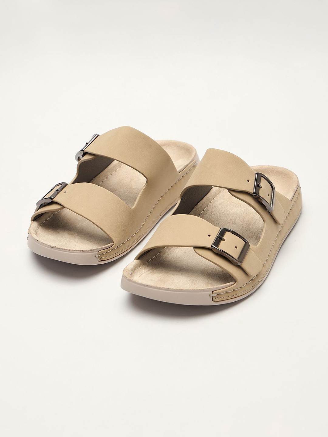 

THE BEAR HOUSE Men Comfort Sandals, Beige