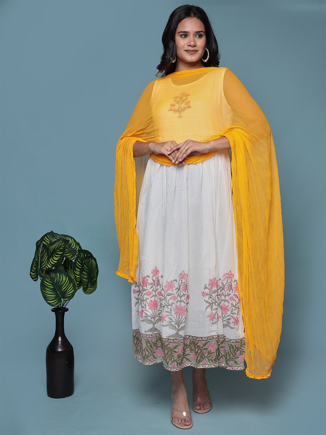 

Bohekant Chiffon Dupatta With Taping Border, Yellow