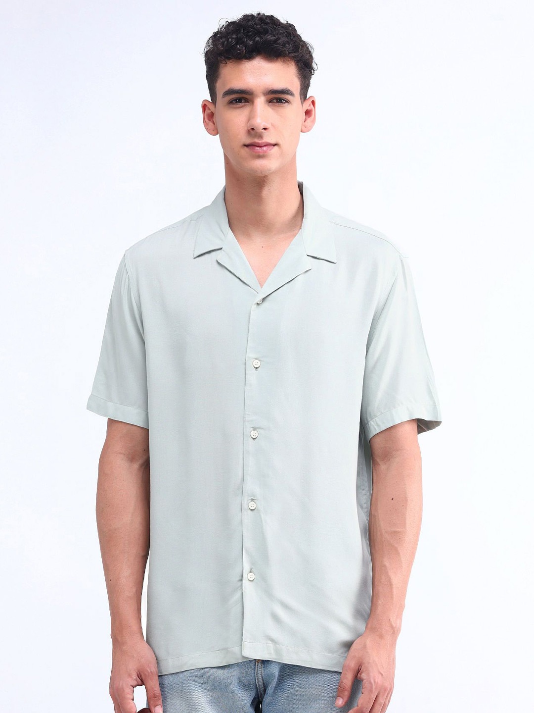 

Flying Machine Men Cuban Collar Solid Cotton Casual Shirt, Green