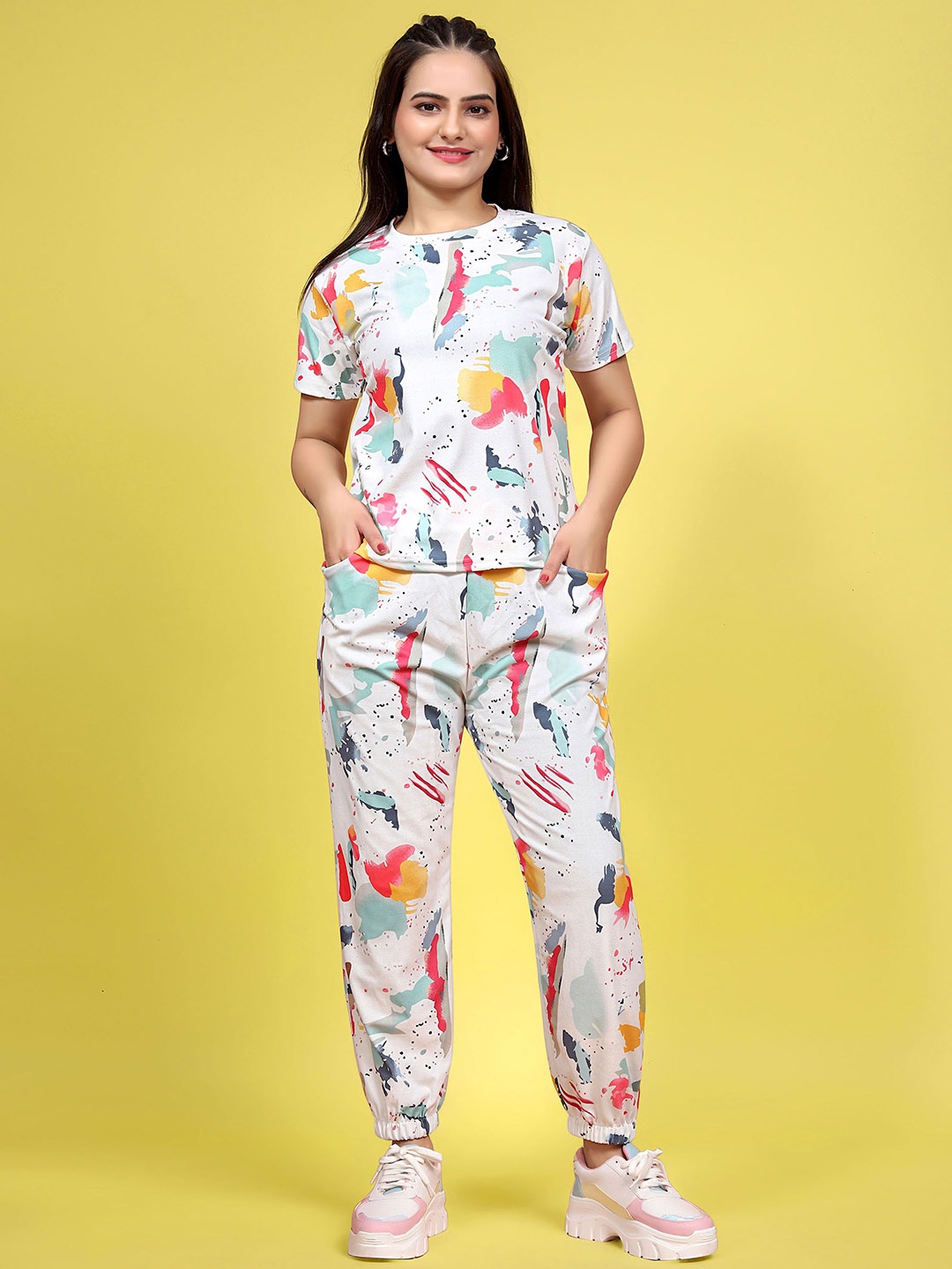 

SAKARMAA Rainbow White ND_S Printed T-Shirt with Joggers Co-Ords