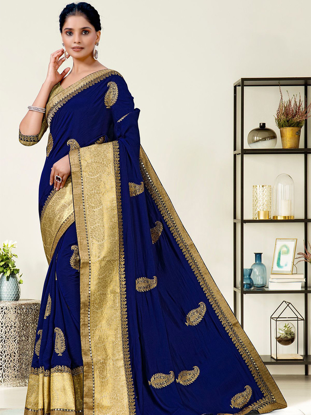 

Laxmipati Paisley Embroidered Woven Design Zari Saree, Navy blue