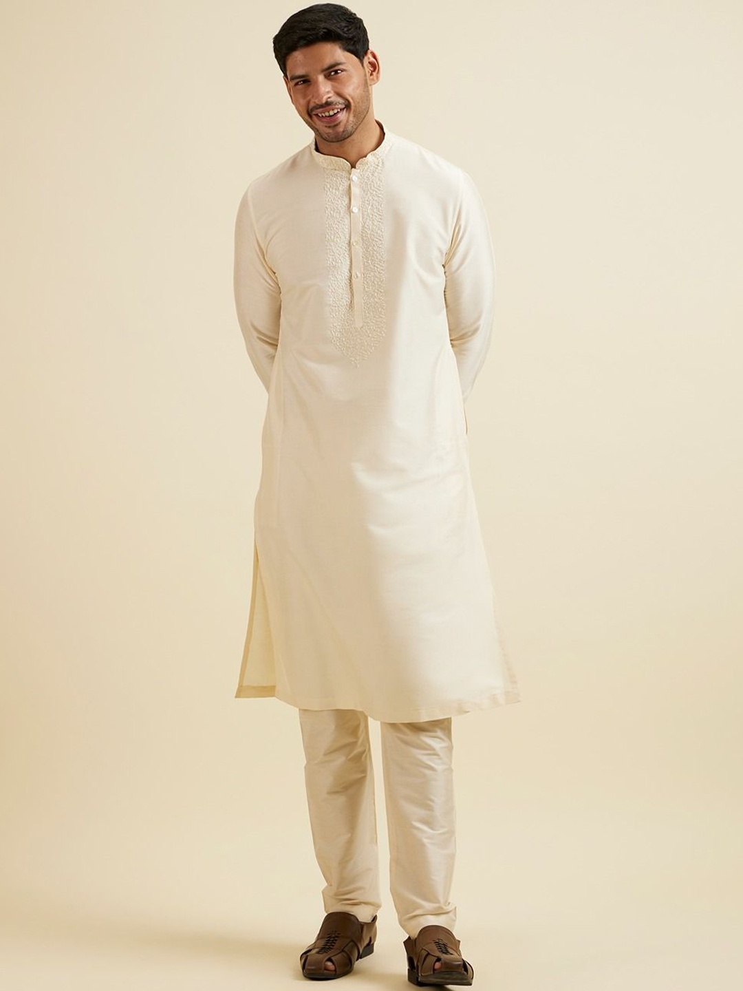 

Manyavar Men Floral Embroidered Regular Kurta with Pyjamas, Cream